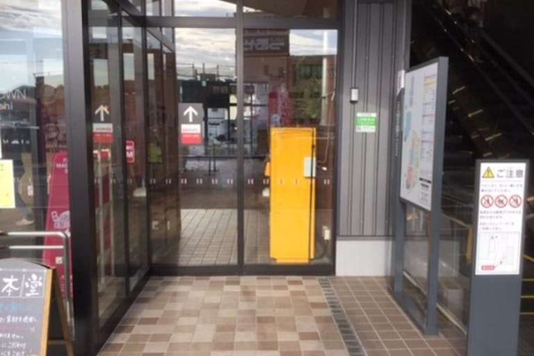 【イオンタウン川西】ポップアップストアやプロモーションに適した施設中央入り口付近のイベントスペースの画像2