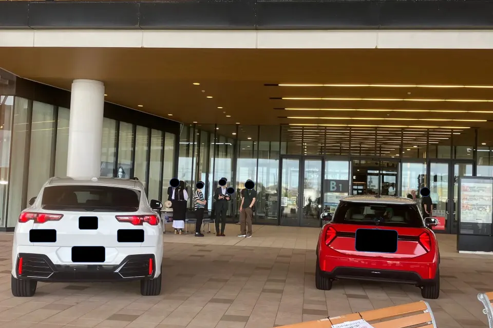 【イオンモール新小松】大庇下/駐車場