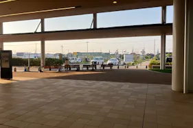 【イオンモール新小松】大庇下/駐車場