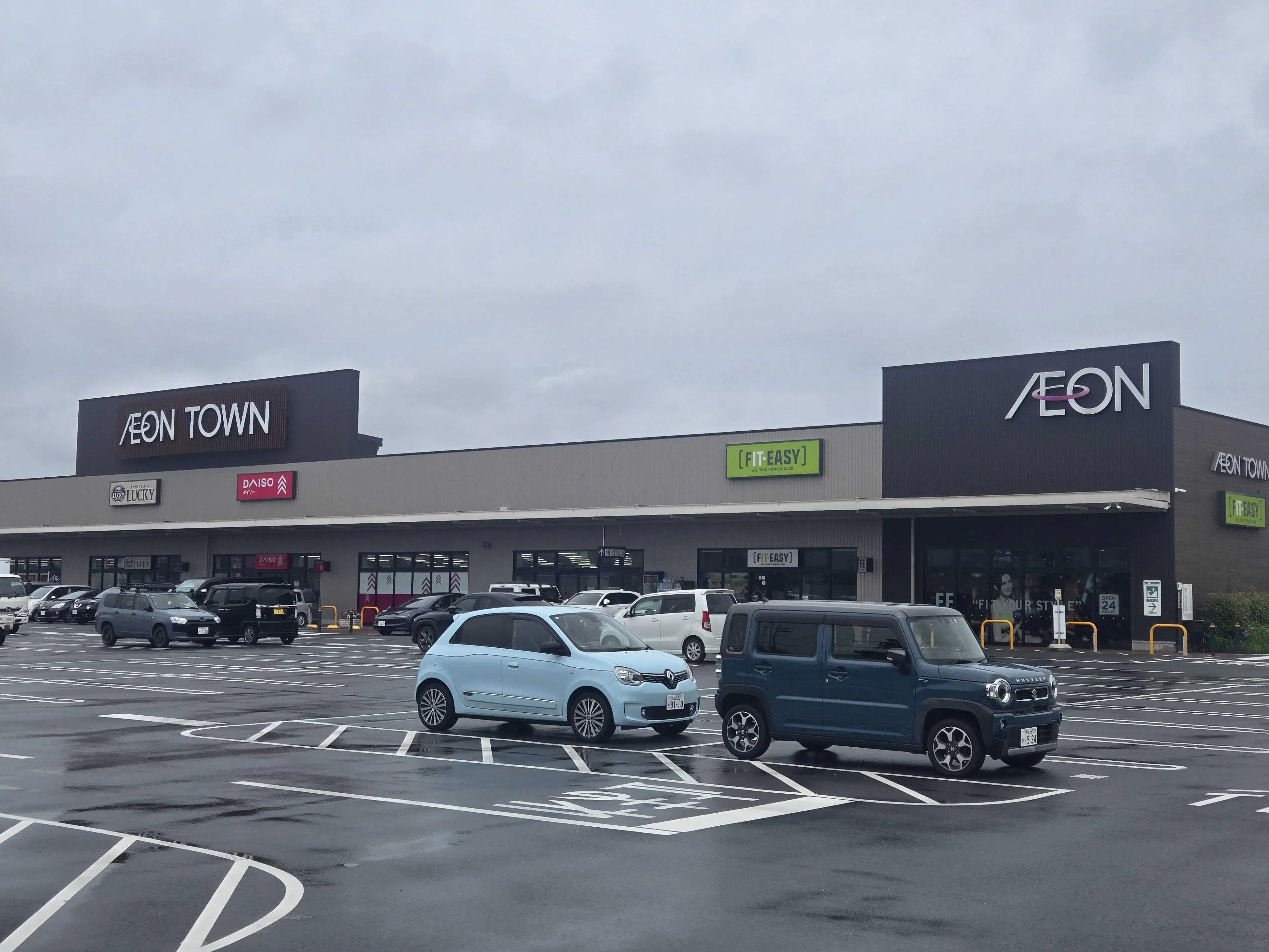 【イオンタウン湖西新居】キッチンカーに最適な大型スーパーにあるキッチンカースペース