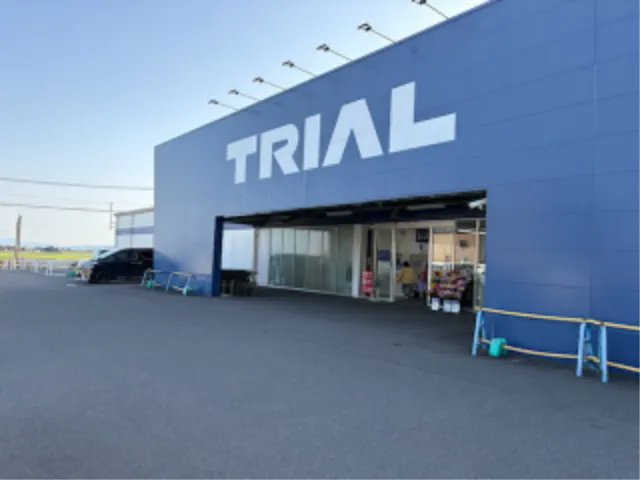 【スーパーセンタートライアル大町店】【ポーチ前：左側（T）】食物販（キッチンカー/テント）やPR活動の出店が可能なイベントスペース