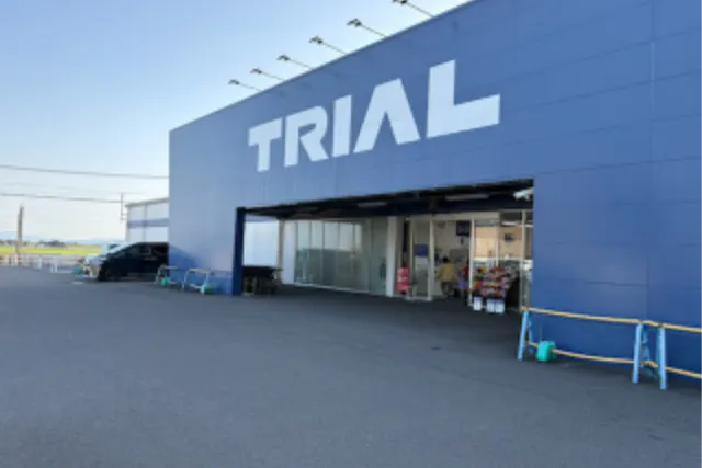 【スーパーセンタートライアル大町店】【ポーチ前:左側(T)】食物販(キッチンカー/テント)やPR活動の出店が可能なイベントスペース