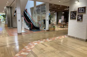 【ピオレ姫路】食物販催事に最適な冷蔵什器及び冷凍ストッカーの無料貸し出しも可能なイベントスペース