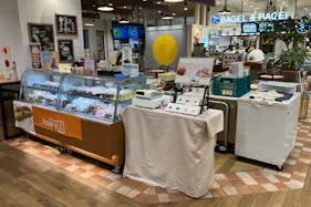 【ピオレ姫路】食物販催事に最適な冷蔵什器及び冷凍ストッカーの無料貸し出しも可能なイベントスペース