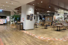 【ピオレ姫路】食物販催事に最適な冷蔵什器及び冷凍ストッカーの無料貸し出しも可能なイベントスペース