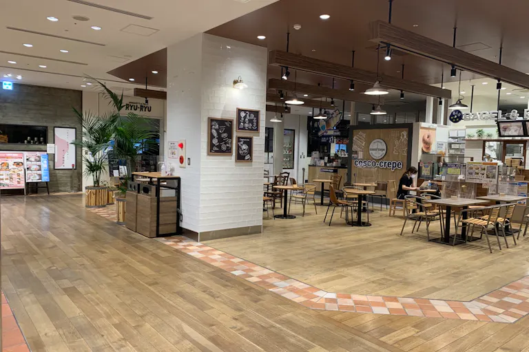 【ピオレ姫路】食物販催事に最適な冷蔵什器及び冷凍ストッカーの無料貸し出しも可能なイベントスペースの画像4