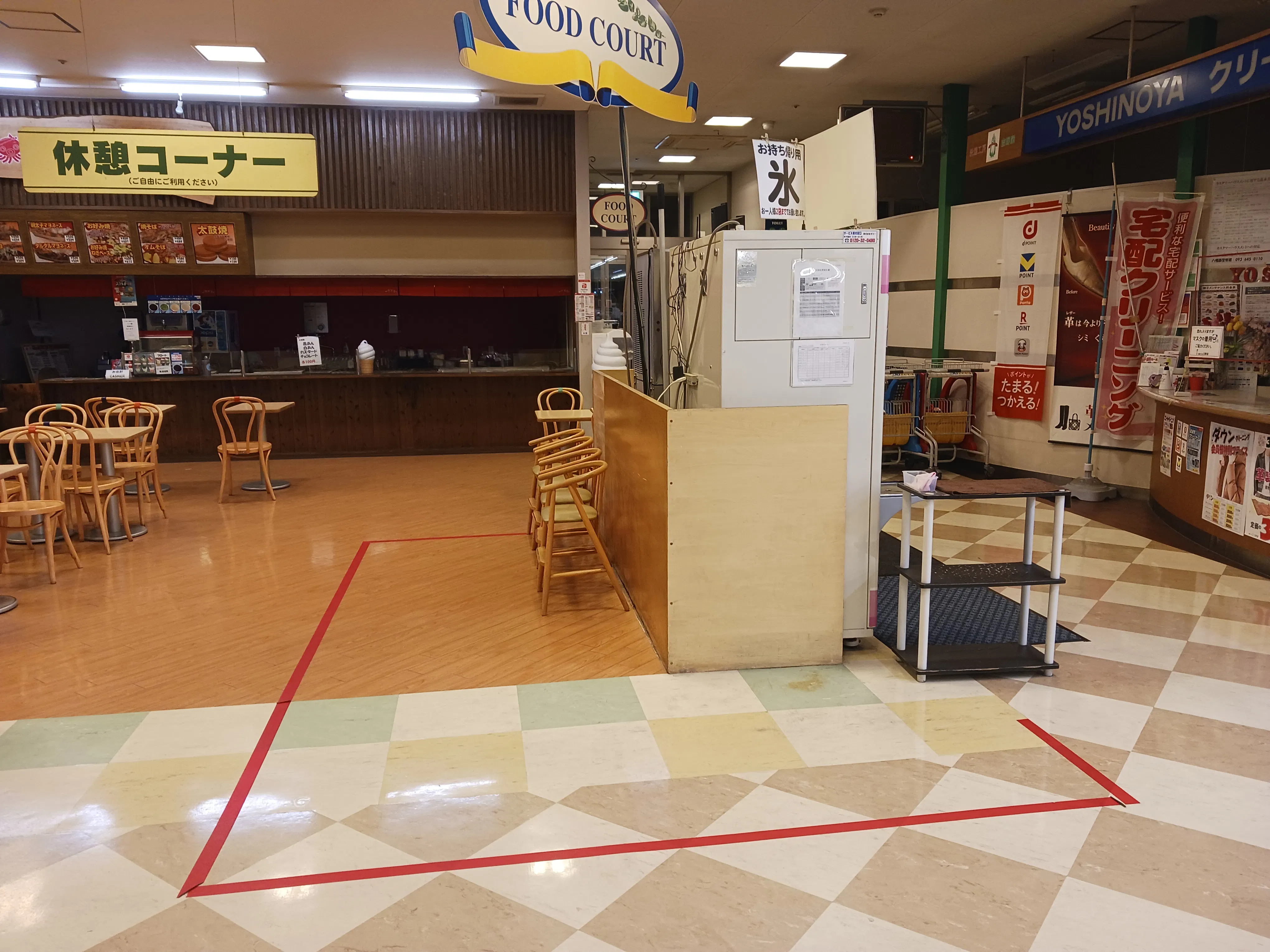 【スピナマート穴生店】イートインコーナー前 販促プロモーションや物販に最適なスーパー店内催事イベントスペース