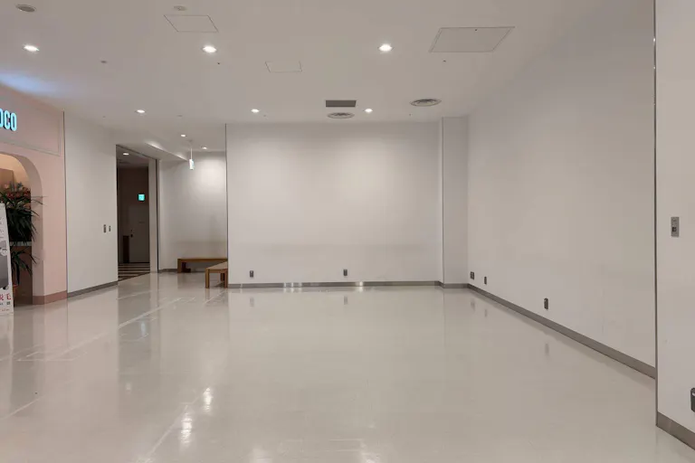 【ラブラ万代/ラブラ2】ラブラ2 1階 共有部広場の画像1