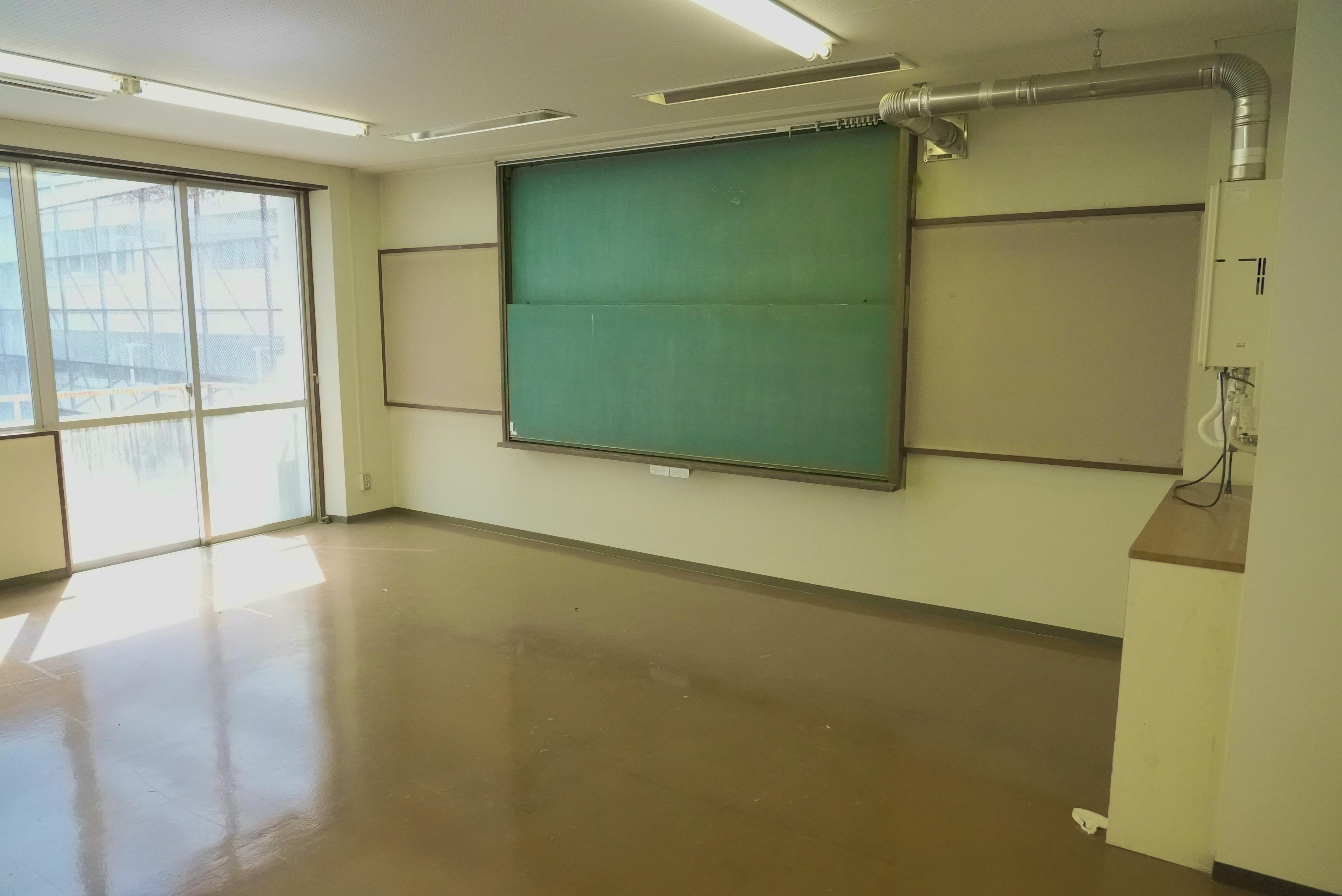 【飯田橋駅2分】撮影やイベントに最適な学校跡地のレンタルスペース（3F看護実習室）