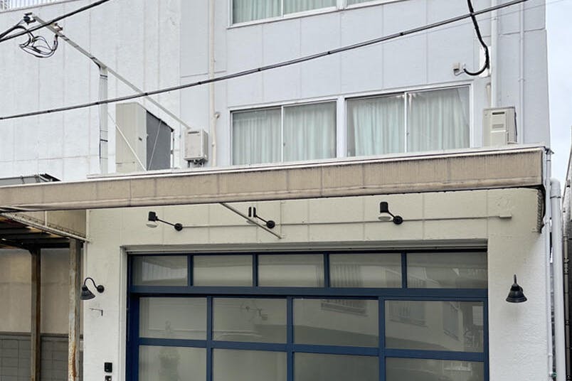 3階建て屋上付きの1棟貸しとなります。