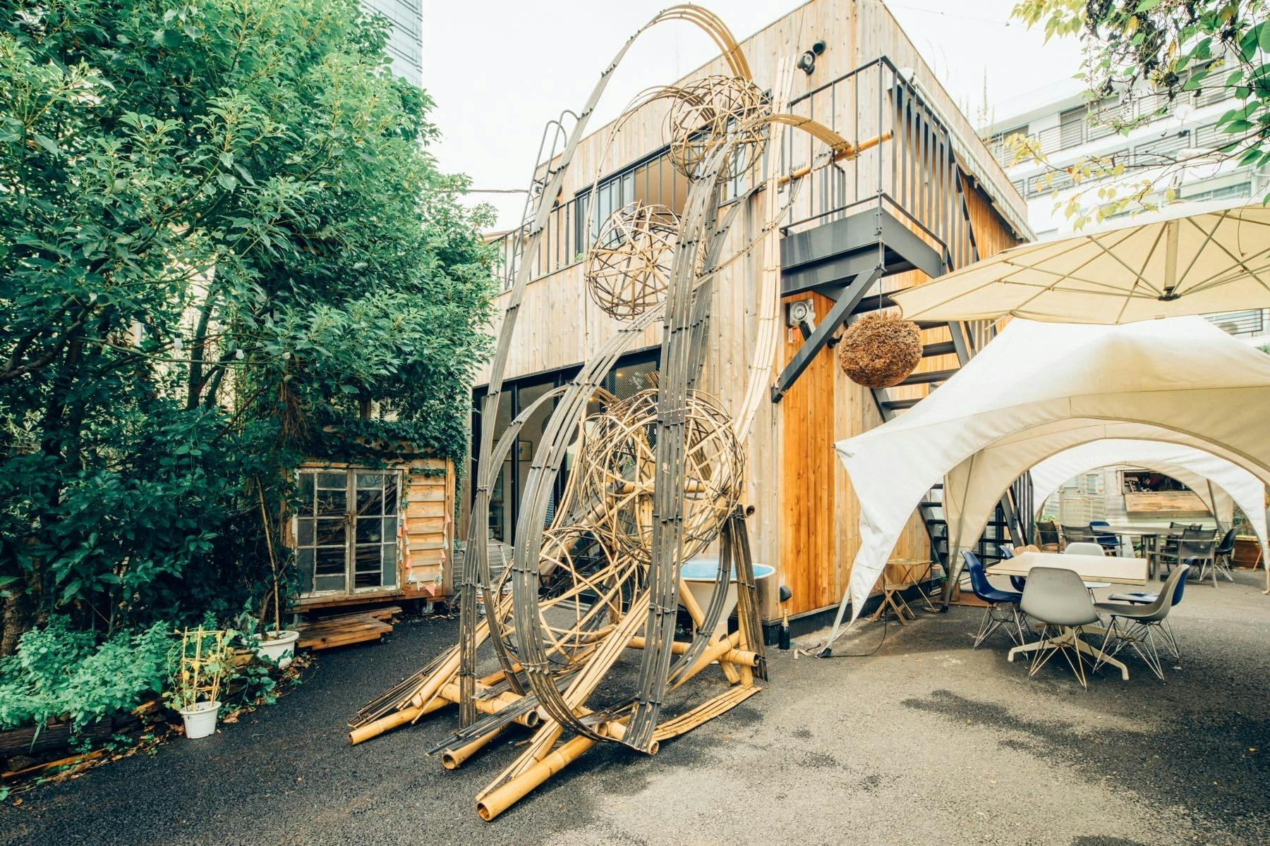 食とお酒を嗜む大人の秘密基地 - ショップカウンター