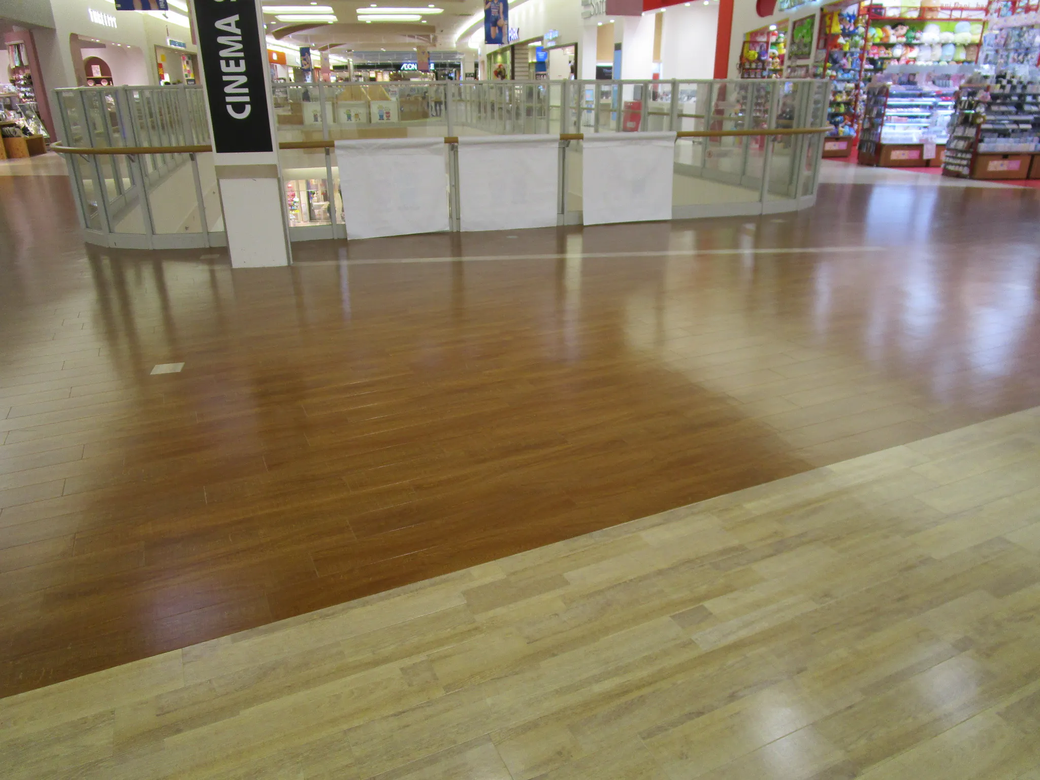 【イオンモールかほく】各種プロモーションや物販、食物販のポップアップストアに最適な2F パニパニ前の催事イベントスペース