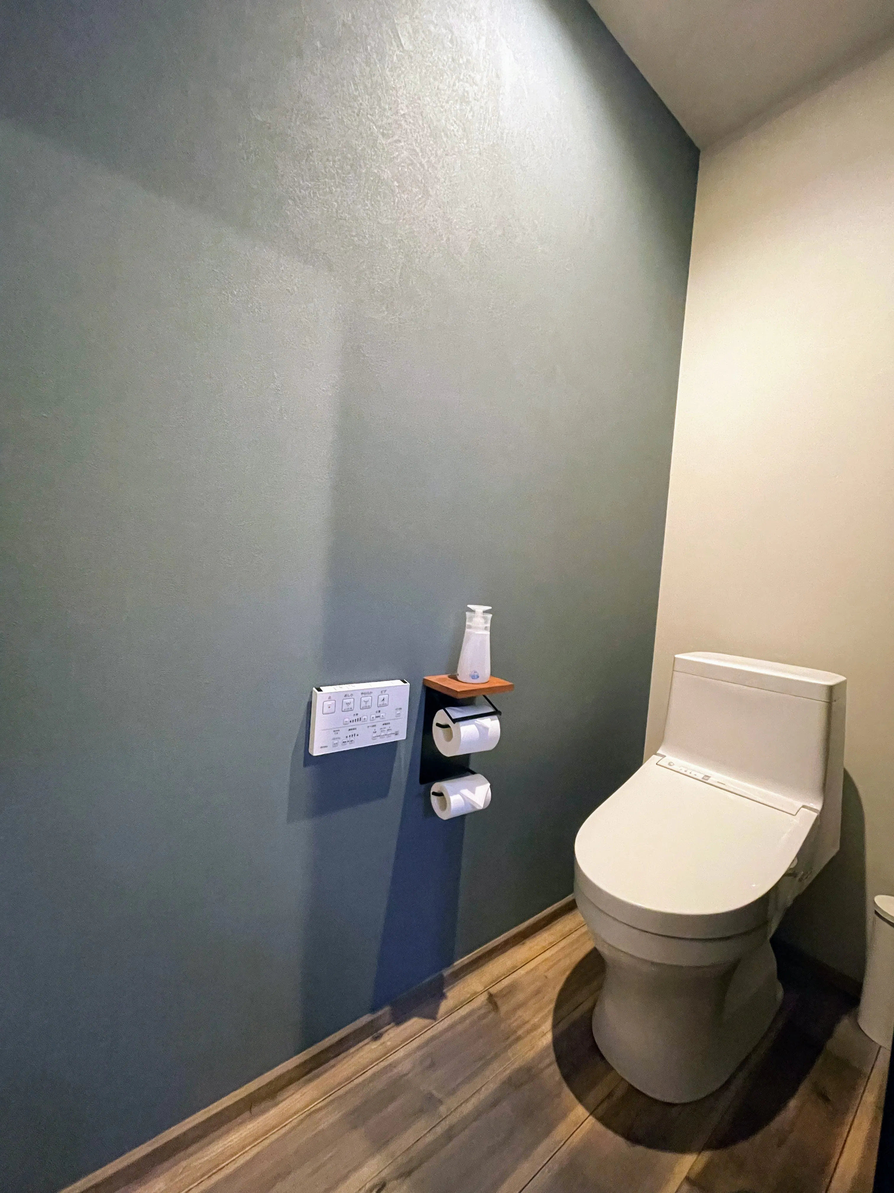 【兵庫県南あわじ市】バイク・車展示OK！音出し可能な廃倉庫リノベーション空間「cafe & bar 526」