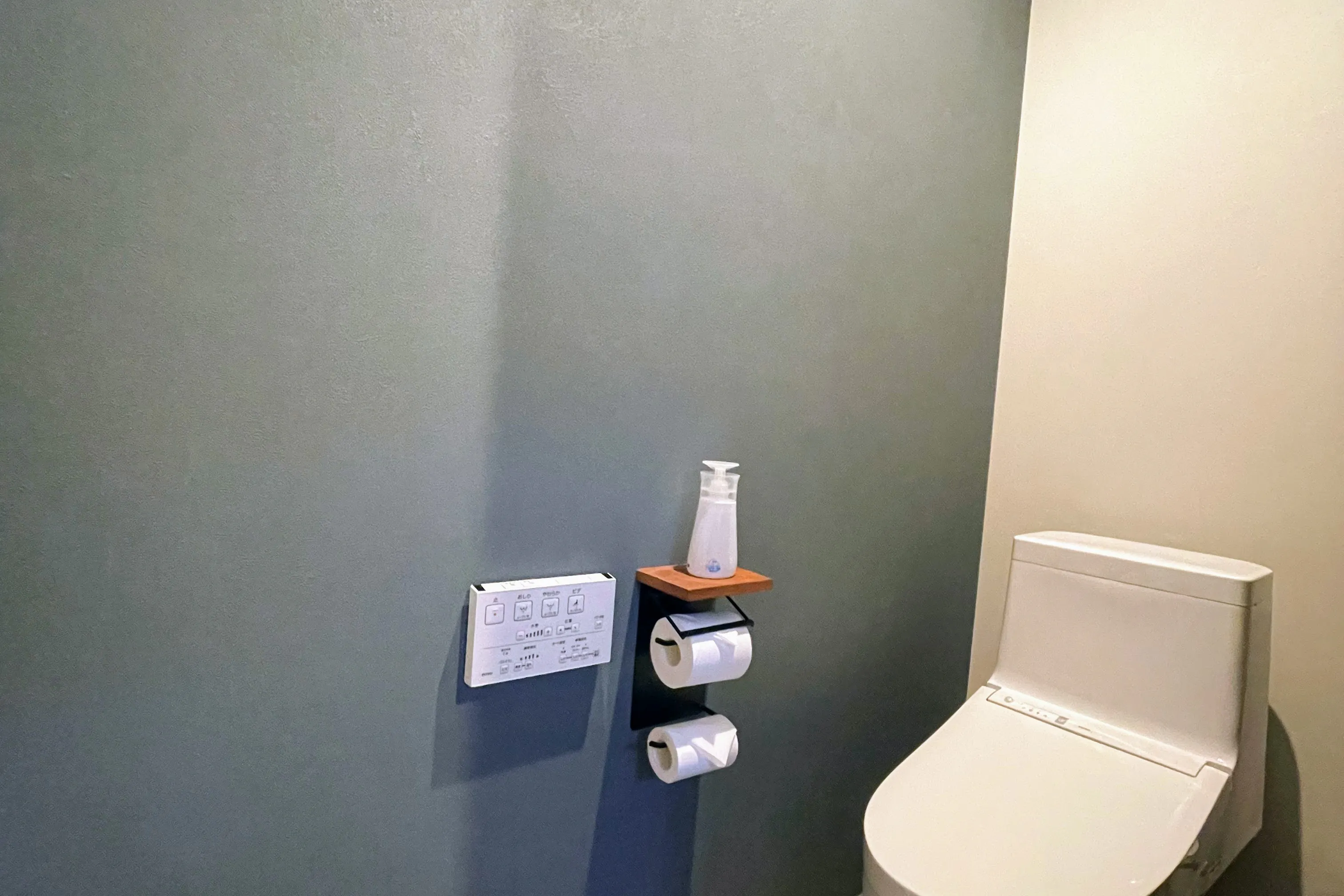 【兵庫県南あわじ市】バイク・車展示OK!音出し可能な廃倉庫リノベーション空間「cafe & bar 526」