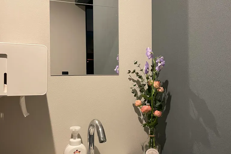 【cafe&bar526】男子お手洗い