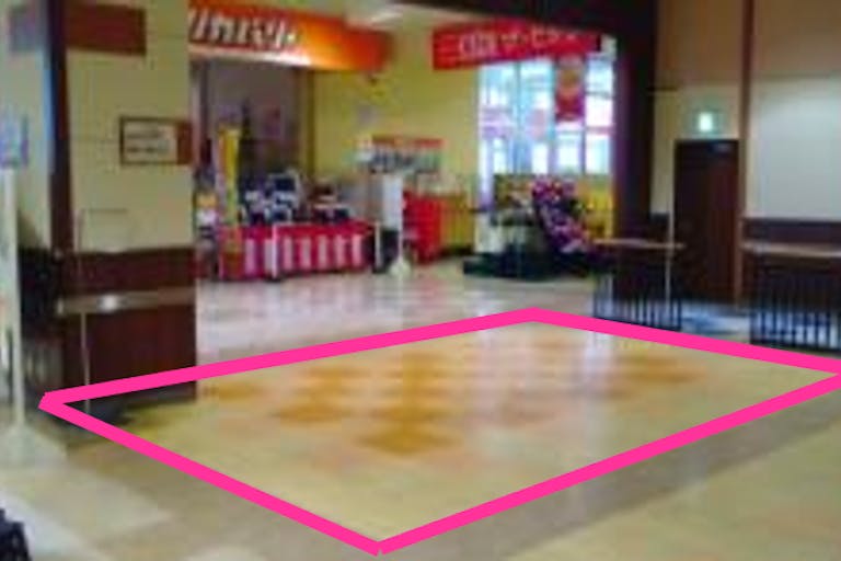 【イオンタウン鷹巣】物販やプロモーション、展示会等に最適な視認性の高い館内メイン通路沿いのイベントスペースの画像1