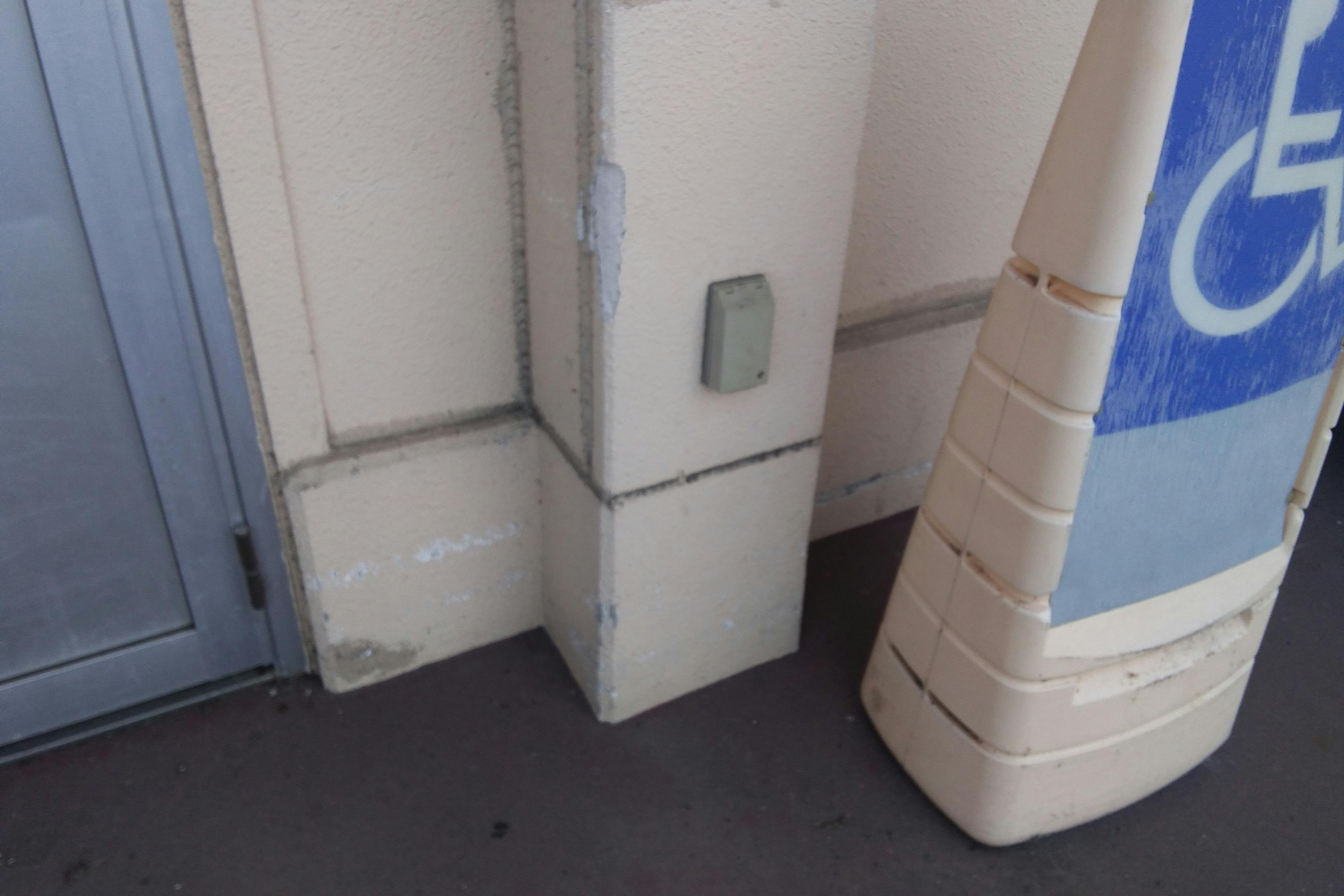 【ミスターマックス 飯塚花瀬店】食品側入口 キッチンカーや物販用途に最適な総合ディスカウントストアの催事イベントスペース