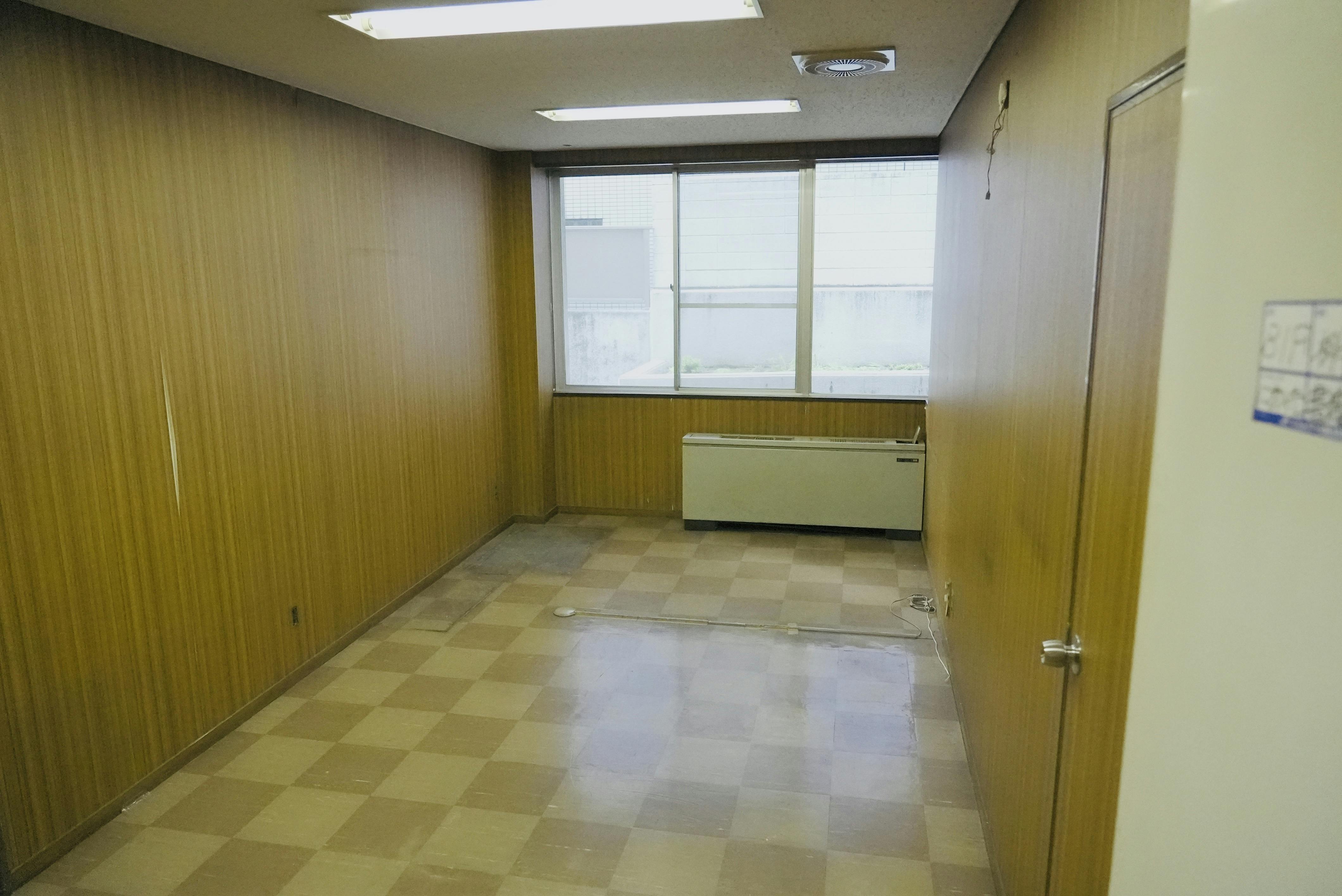 【飯田橋駅2分】撮影やイベントに最適な学校跡地のレンタルスペース（講師室）の画像