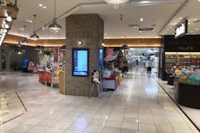 【マルイファミリー溝口】2階 カレンダリウムF02【食物販・物販】店内入ってすぐ、来客数も多く物産展や集合イベントに最適