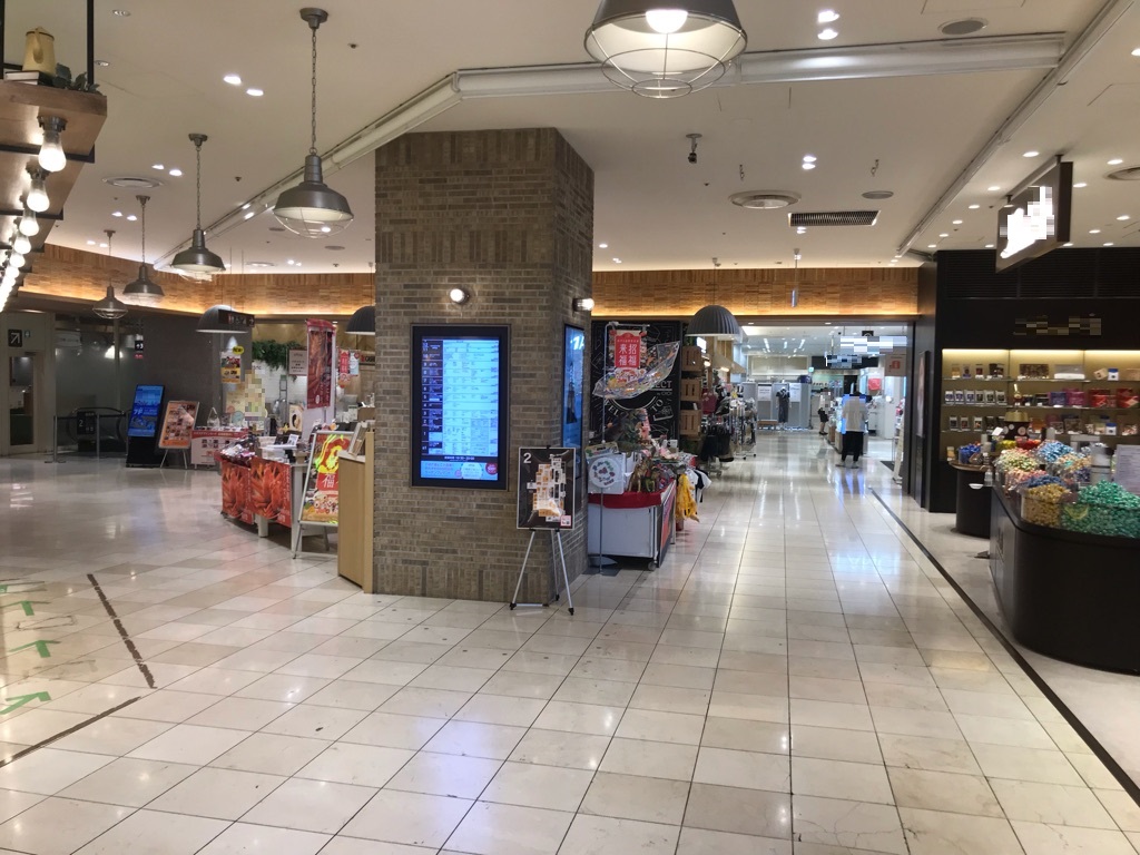 【マルイファミリー溝口】2階 カレンダリウムF02【食物販・物販】店内入ってすぐ、来客数も多く物産展や集合イベントに最適