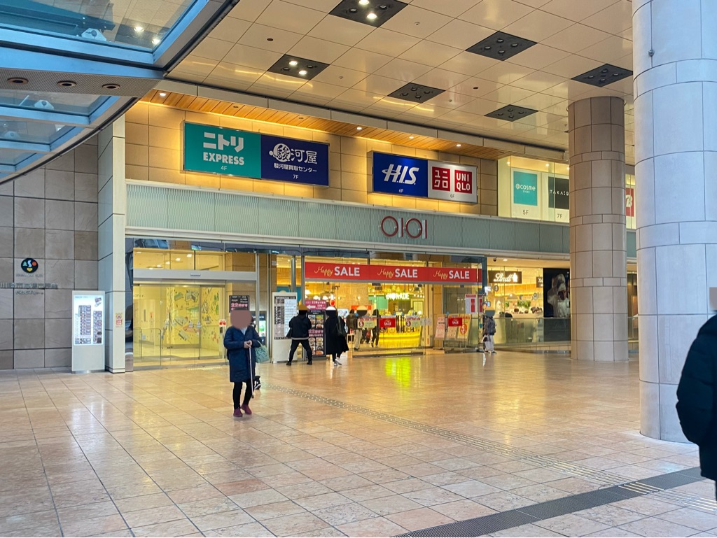 2階ペデストリアンデッキの入口です。