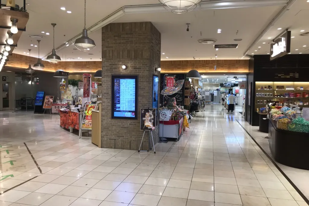 【マルイファミリー溝口】2階 カレンダリウムF02【食物販・物販】店内入ってすぐ、来客数も多く物産展や集合イベントに最適