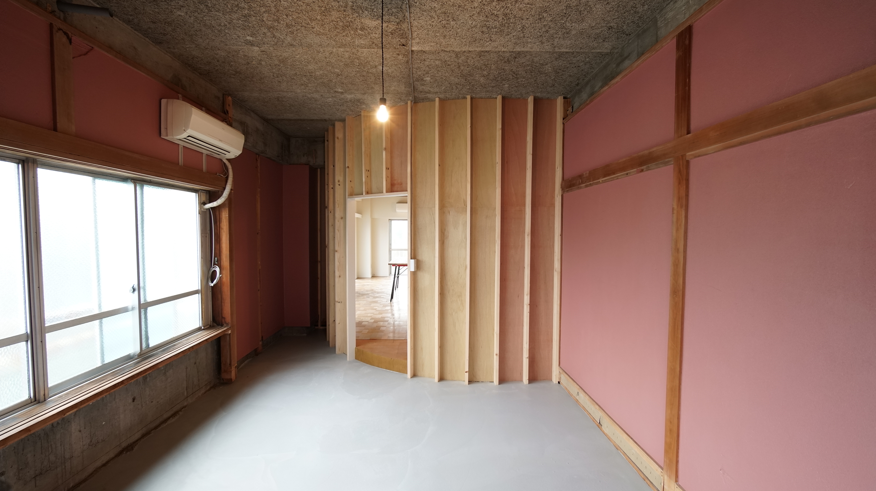 【南太田駅6分】ロケや撮影会等の撮影用途、展示会やワークショップに最適な4種の内装のコンセプトスタジオ