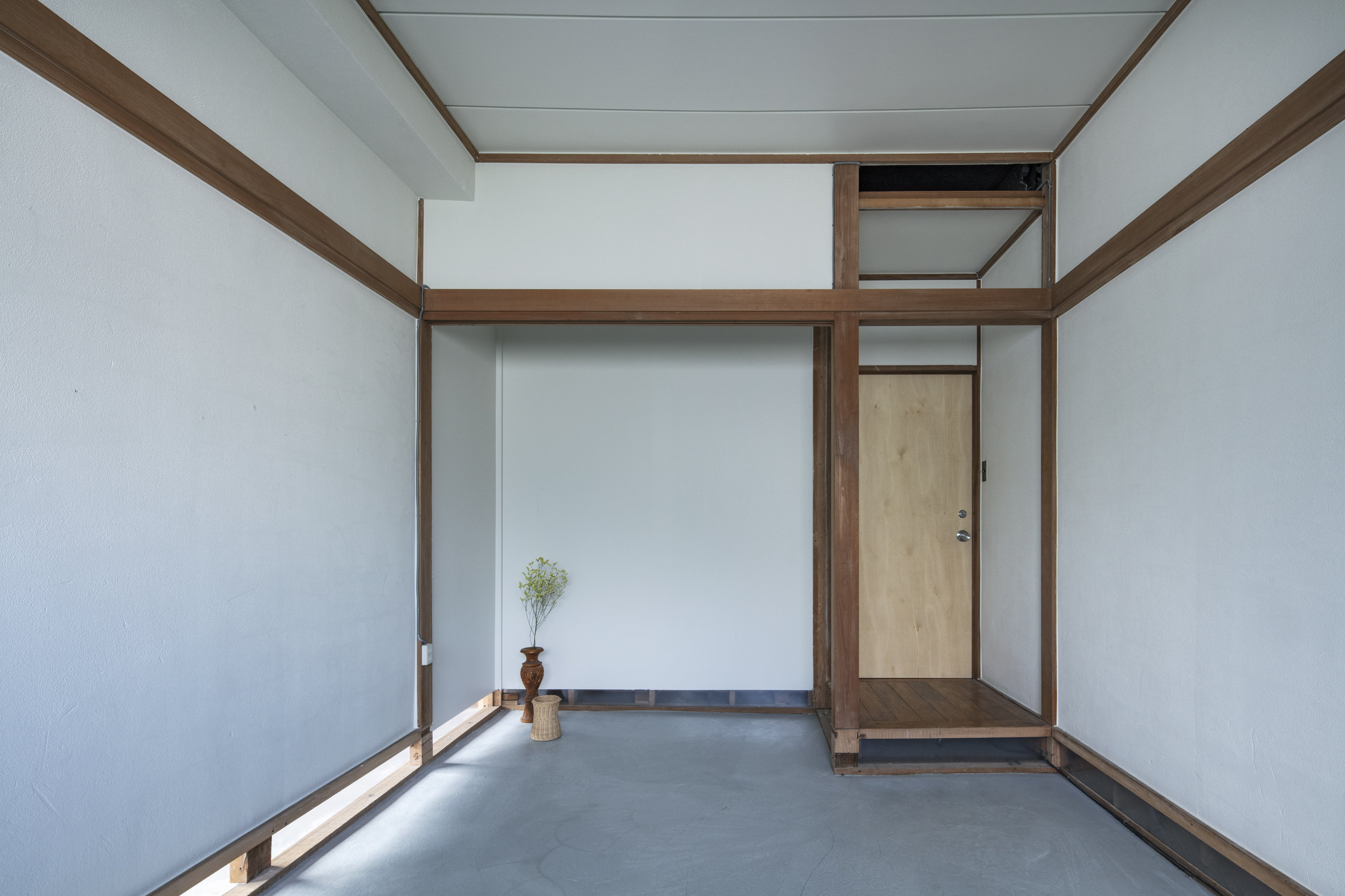 【南太田駅6分】ロケや撮影会等の撮影用途、展示会やワークショップに最適な4種の内装のコンセプトスタジオ