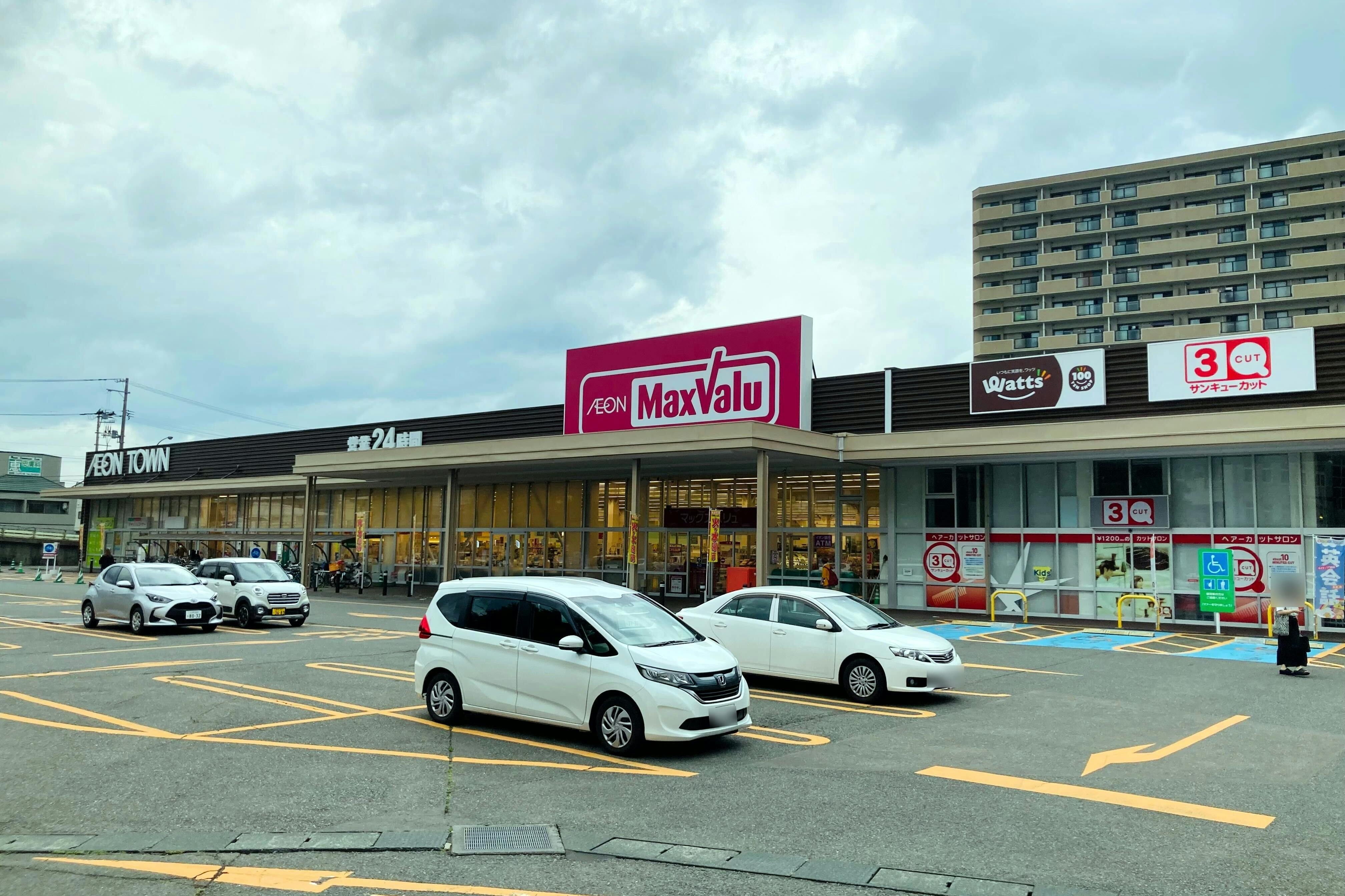 【マックスバリュ盛岡駅前北通店】各種プロモーションイベントや小規模物販に最適なベーカリー売場向かいの店内イベントスペース