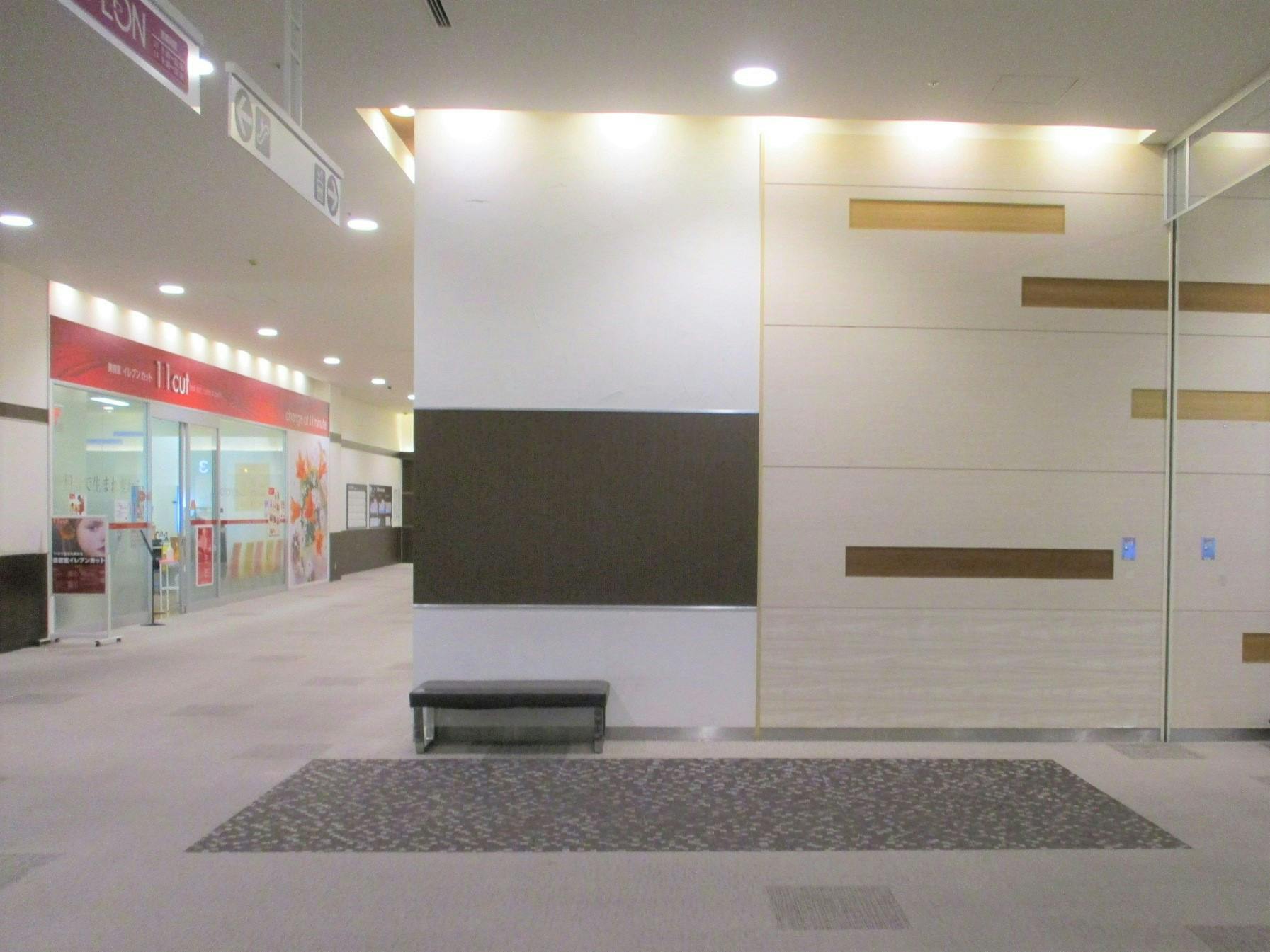 【イオンモール新瑞橋】3Fフードコートリーフガーデン入口前