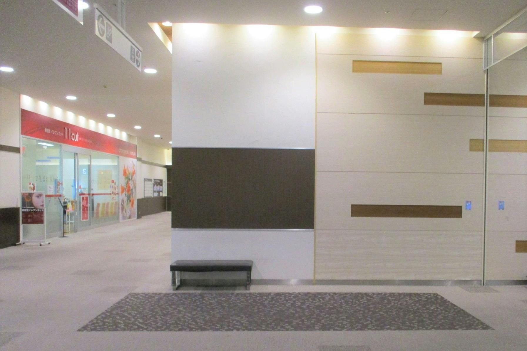 【イオンモール新瑞橋】3Fフードコートリーフガーデン入口前