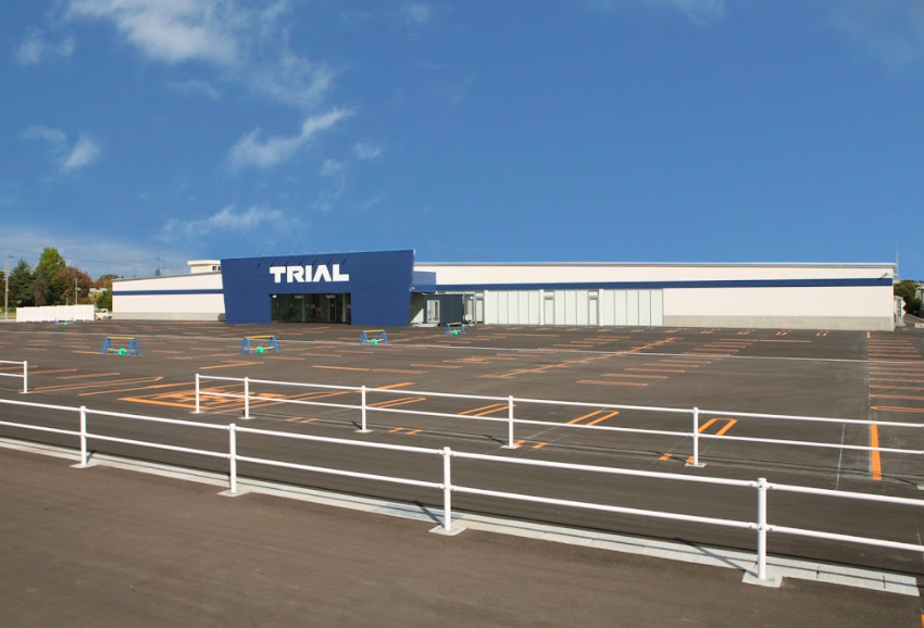 【スーパーセンタートライアル十和田店】キッチンカー（調理営業）出店限定/屋外スペース