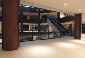 【イオンモール多摩平の森】2F 無印良品前の画像