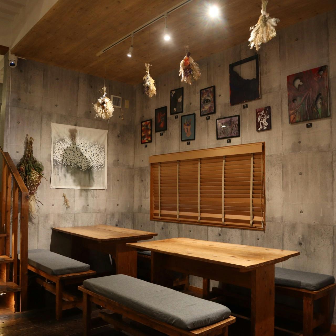 入り口付近からみた景色(夜)