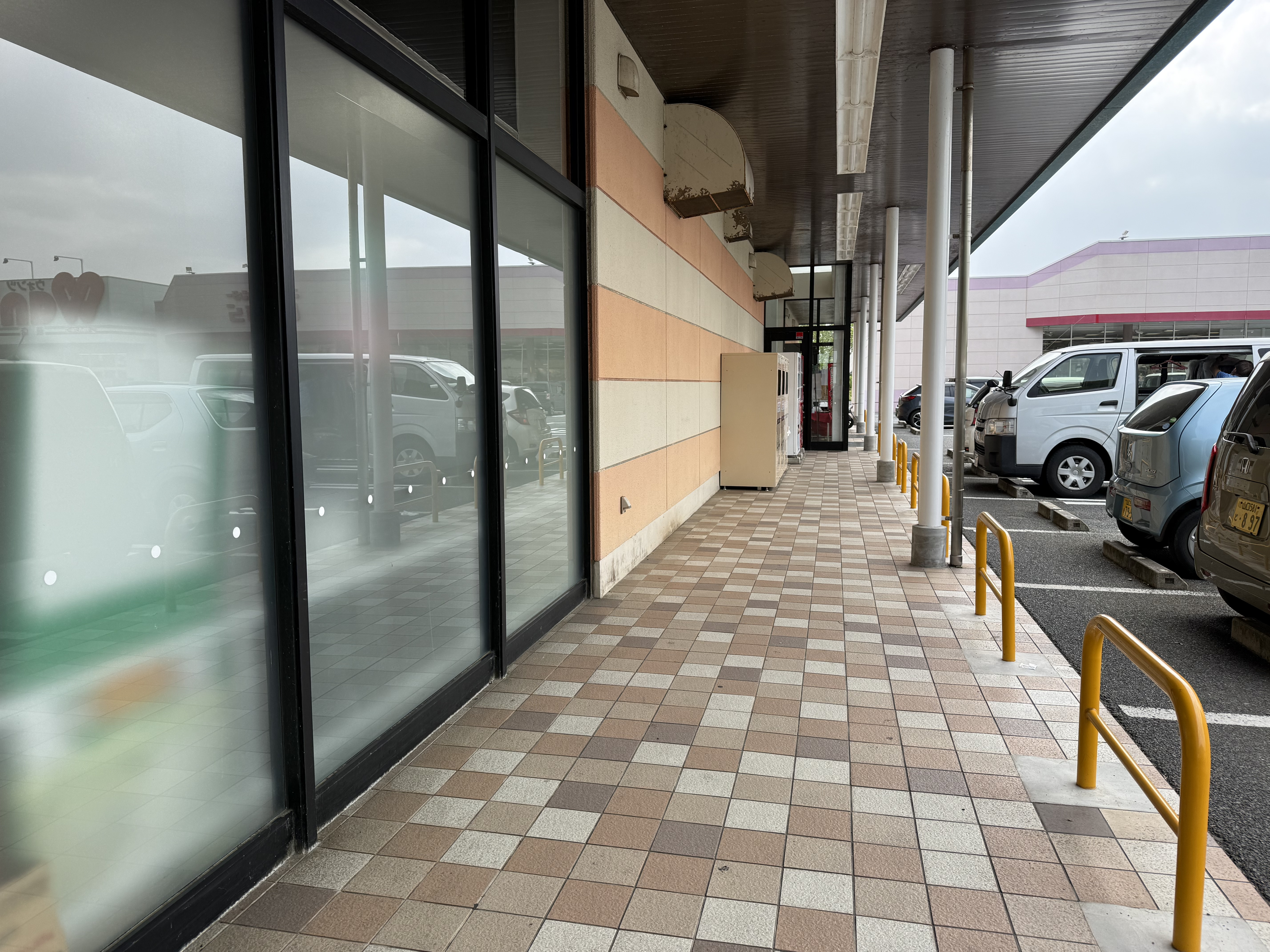 【ゆめマート 東萩】屋外軒先　キッチンカーや物販・販促プロモーションにおすすめな催事イベントスペース