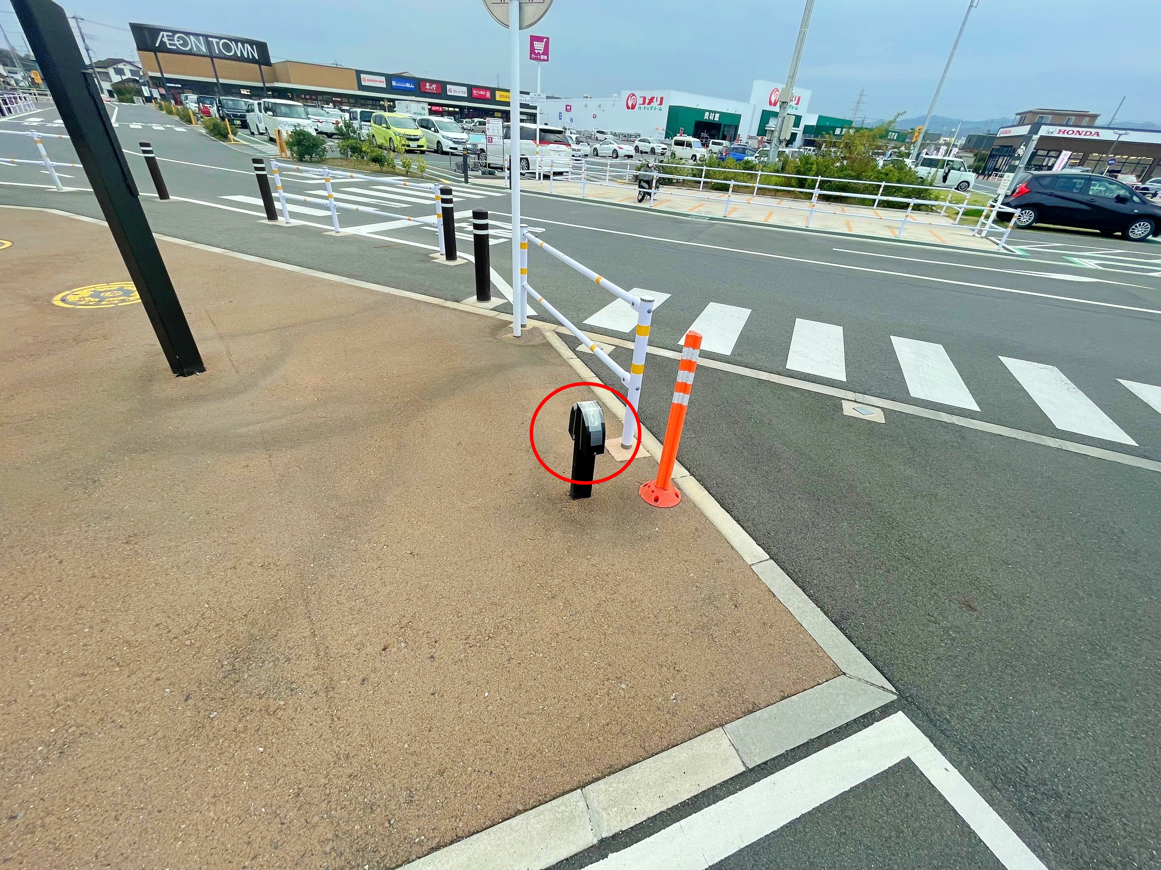 【イオンタウン毛呂山】キッチンカーでの出店に最適な駐車場とスーパー間にあるイベントスペースの画像6