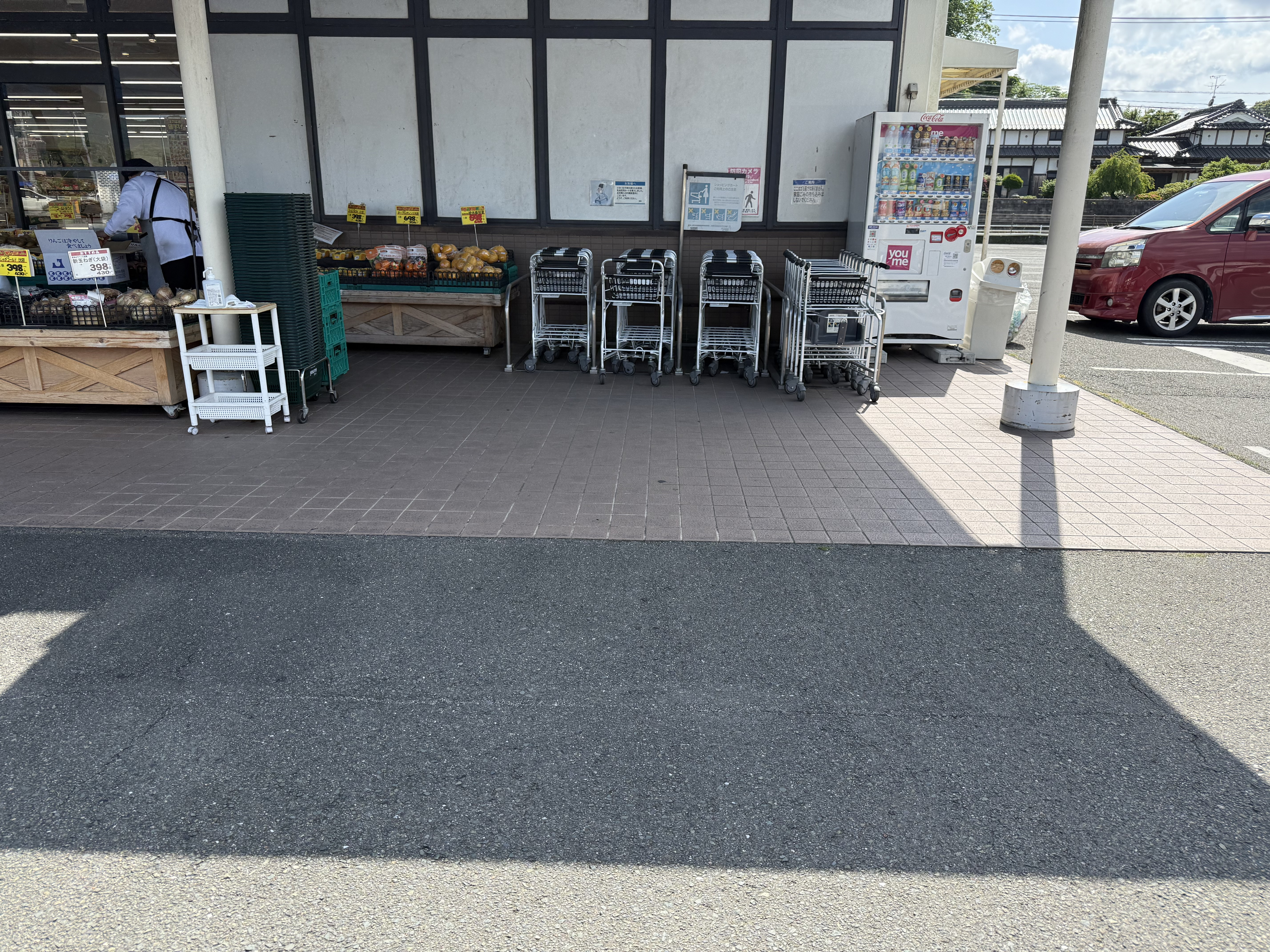 【ゆめマート 稲築】屋外（屋根なし）　キッチンカーや販促プロモーションにおすすめな催事イベントスペース