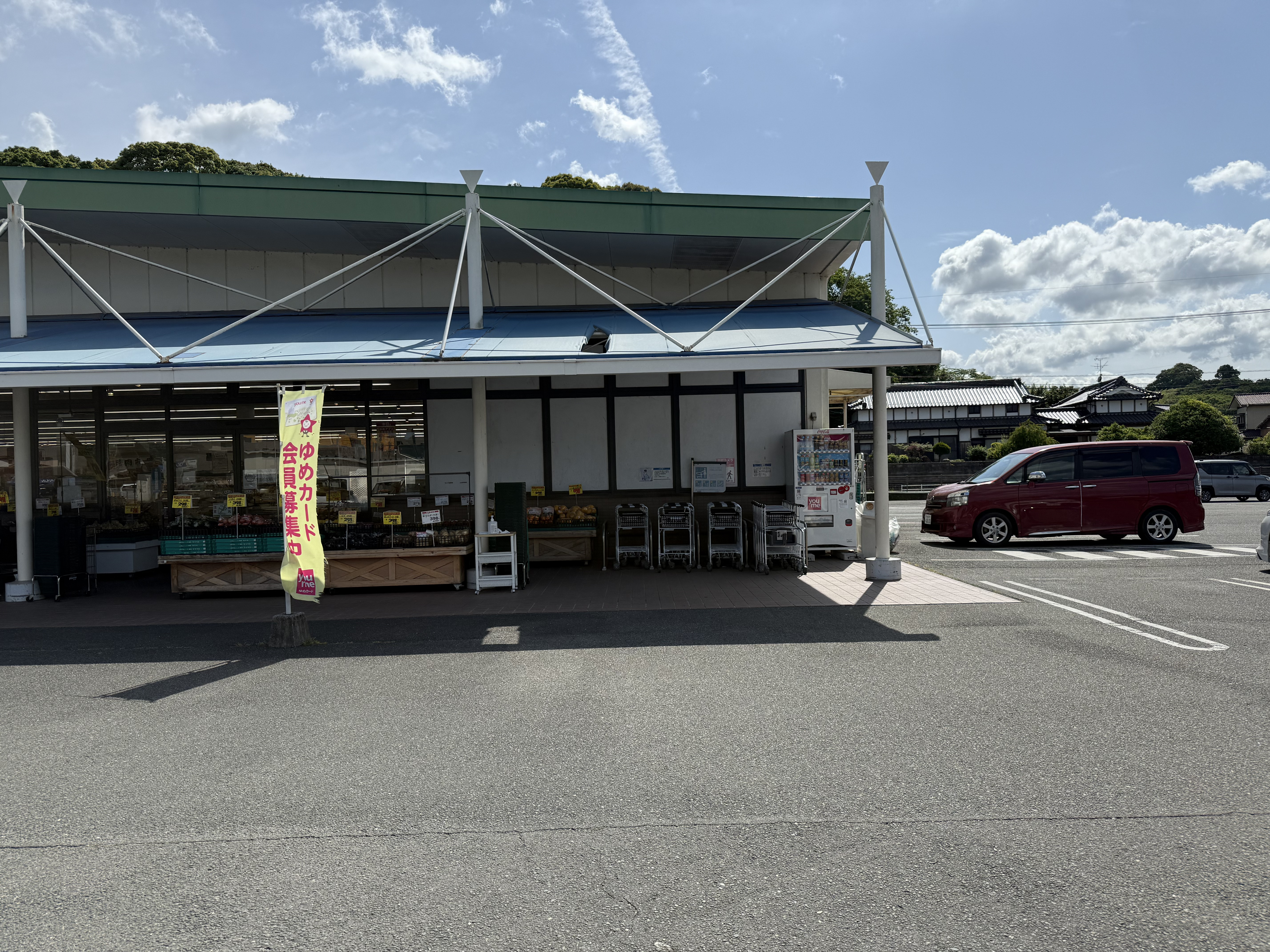 【ゆめマート 稲築】屋外（屋根なし）　キッチンカーや販促プロモーションにおすすめな催事イベントスペース