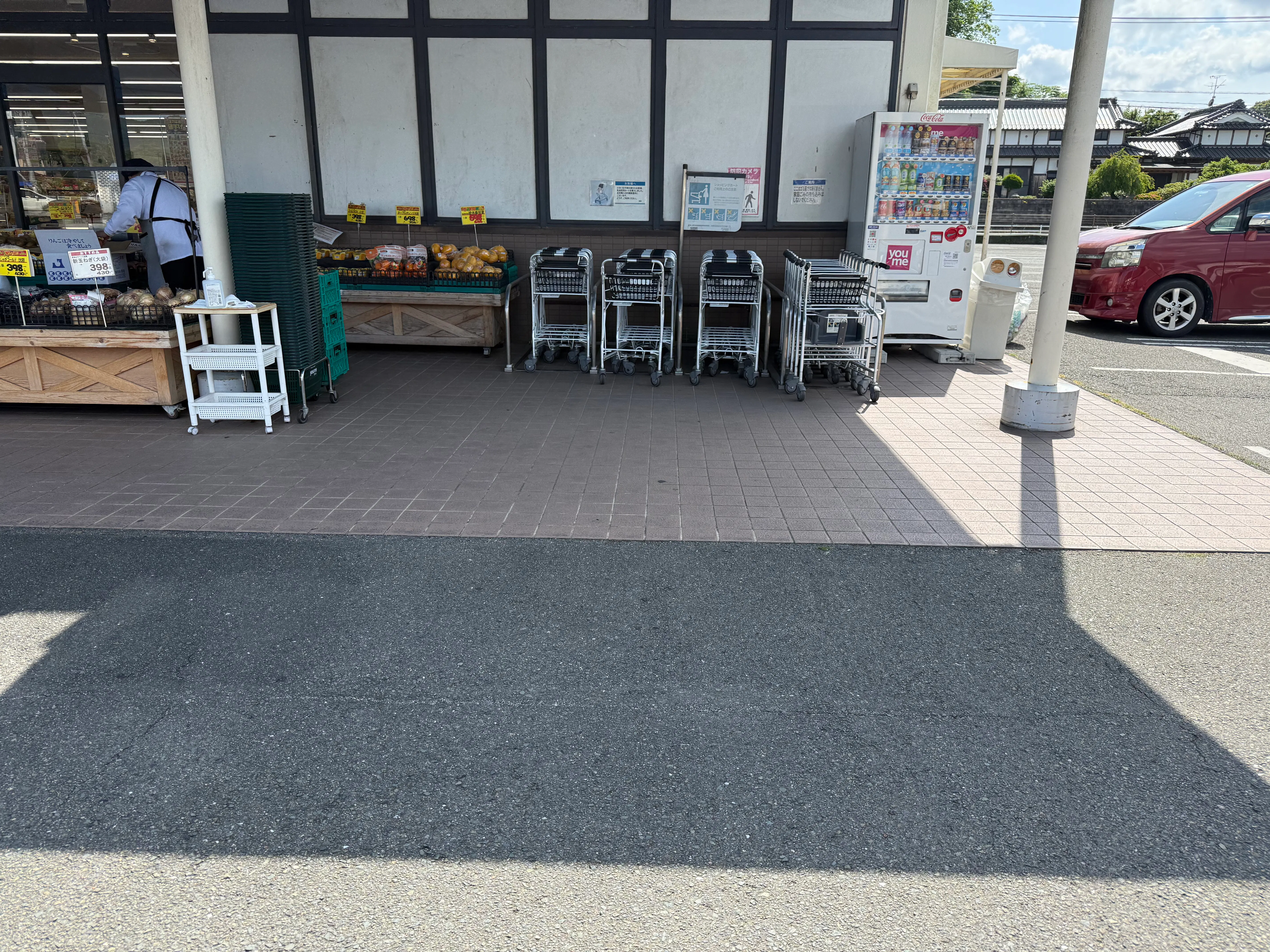 【ゆめマート 稲築】屋外（屋根なし）　キッチンカーや販促プロモーションにおすすめな催事イベントスペース