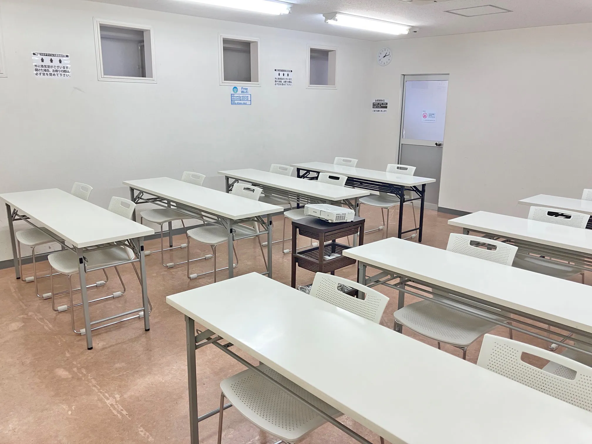 【高崎白銀ビル貸会議室】第四会議室(34㎡) 最大24名収容・設備無料|販売利用OK