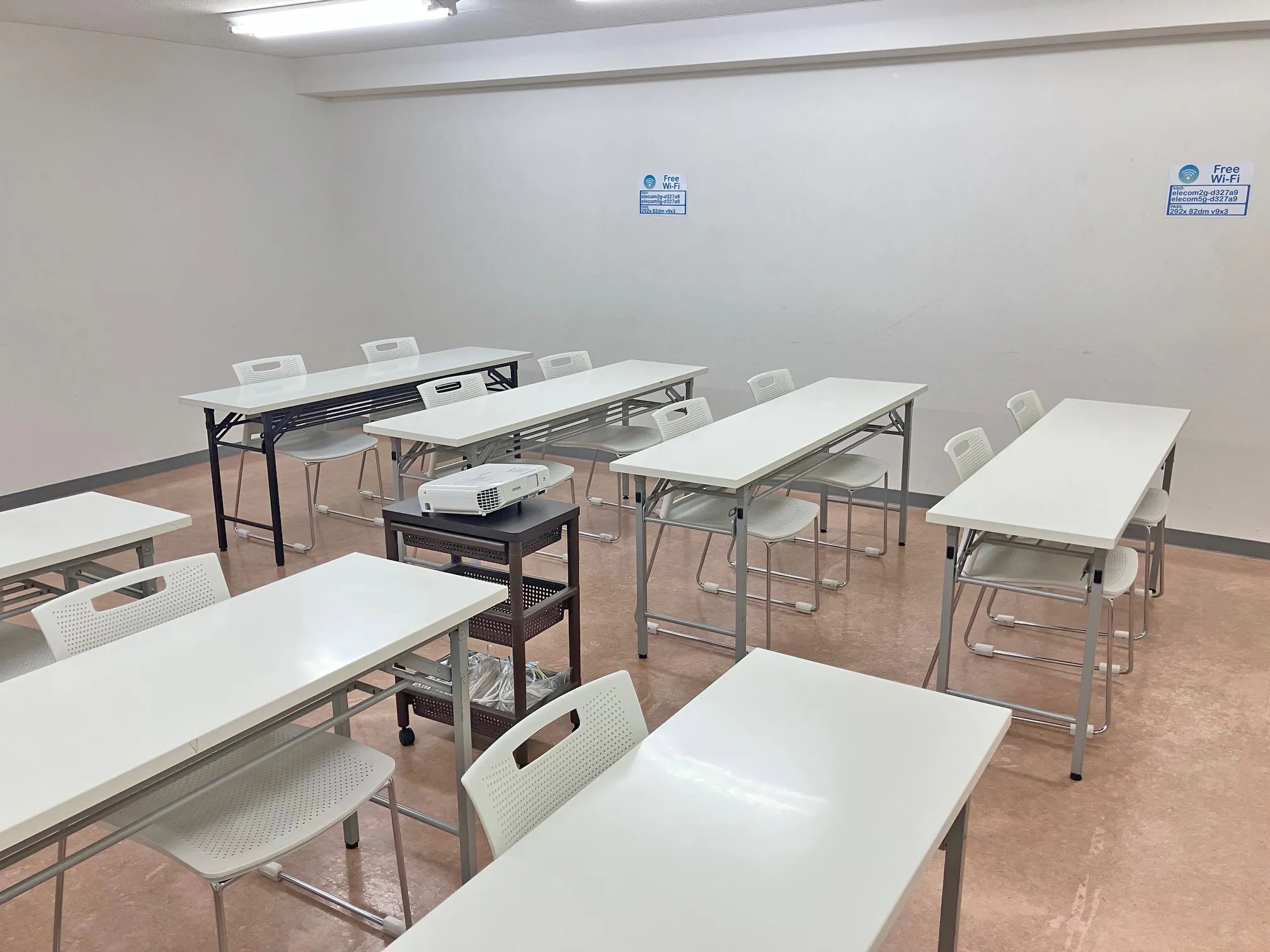 【高崎白銀ビル貸会議室】第四会議室（34㎡） 最大24名収容・設備無料｜販売利用OK