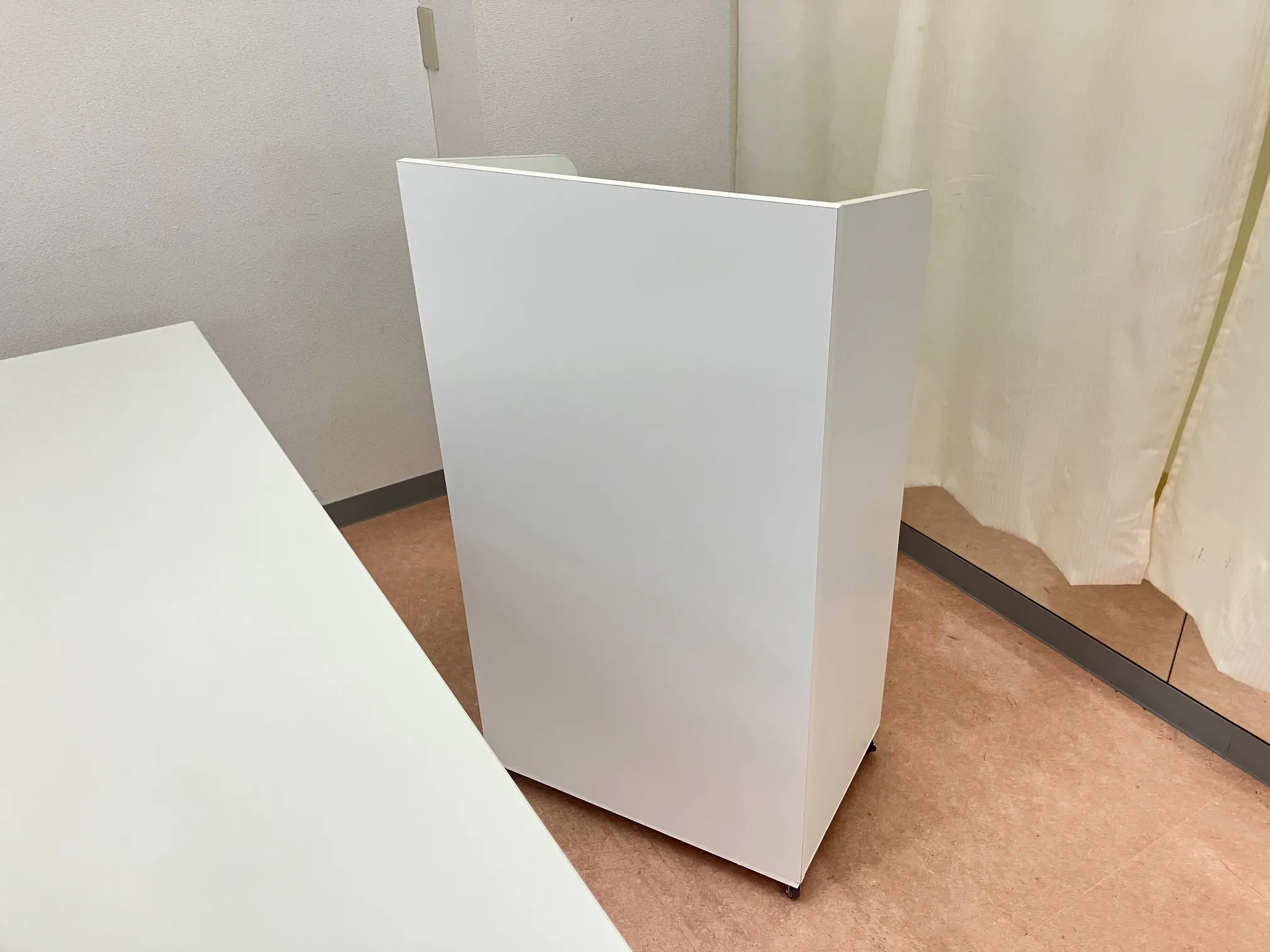 【高崎白銀ビル貸会議室】第四会議室（34㎡） 最大24名収容・設備無料｜販売利用OK