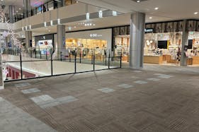 【イオンモール四條畷】2階中央エスカレーター前