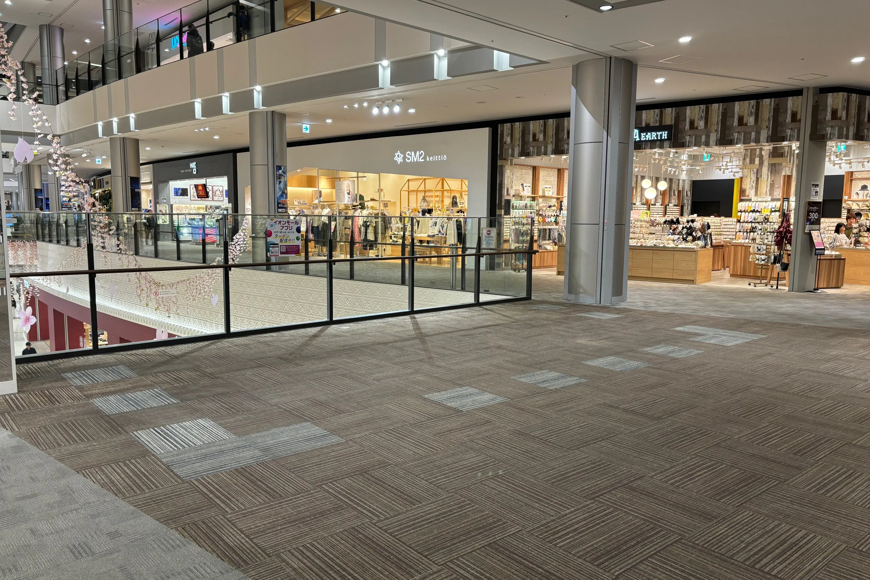 【イオンモール四條畷】2階中央エスカレーター前