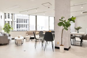 【なんば駅0分】イベントや撮影に最適な自然光が差し込む白基調のイベントスペース