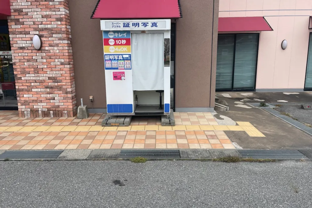 【福岡食彩館】キッチンカー出店に最適な入口横屋外スペース