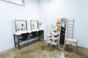 【原宿駅7分】ポートレートや物撮り等の各種撮影用途に最適な渋谷原宿からのアクセス良好なスチール、ムービー撮影可能なレンタルスタジオ