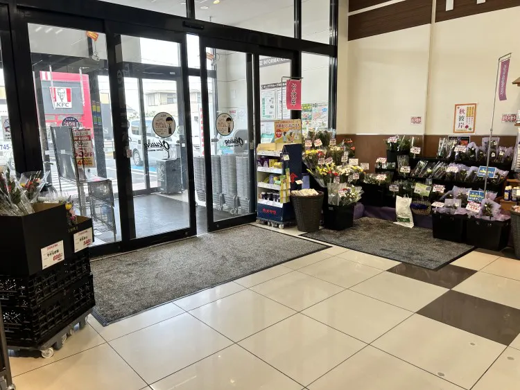 【オークワ高田神楽】販促キャンペーンやプロモーションイベントに適した風除室横(農産側)スペース