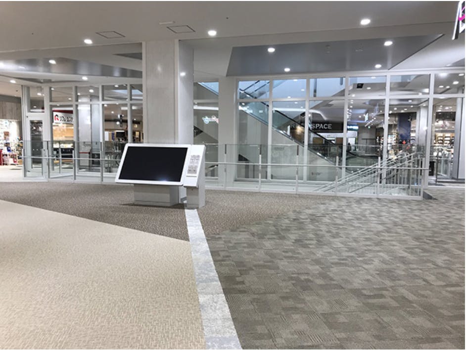 【イオンモール座間】3階南側階段横の画像