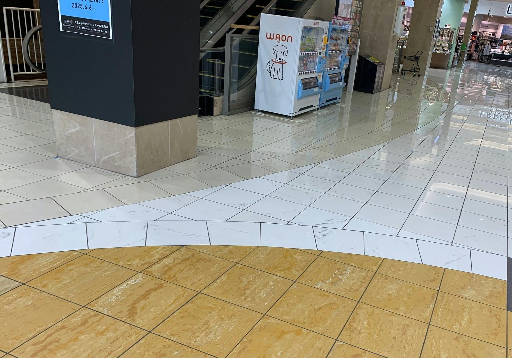 【イオンモール盛岡】1F 中央入口柱②